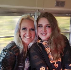 Meet your Posher, Cynthia